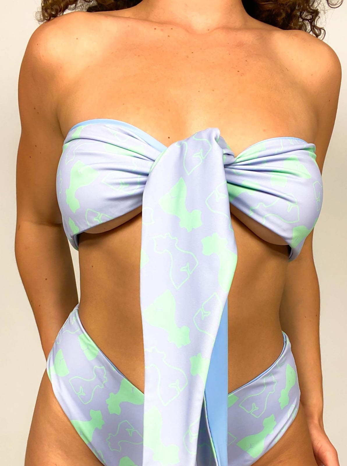 Maya kini top