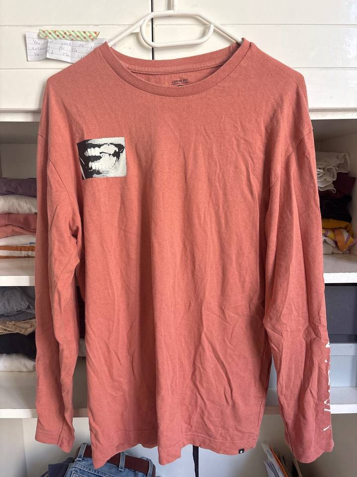 Volcom long-sleeve salmon colour