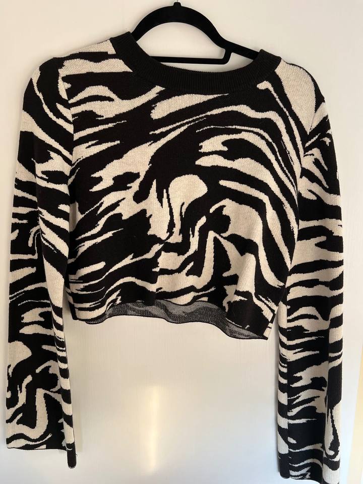 H&M zebra pattern cropped sweatshirt