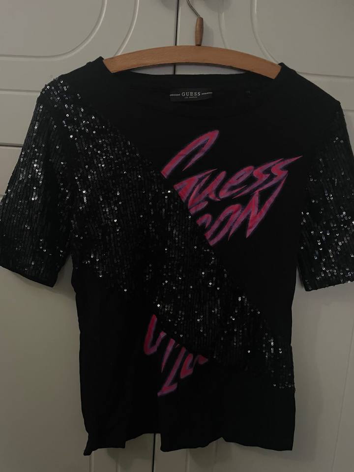 Guess top